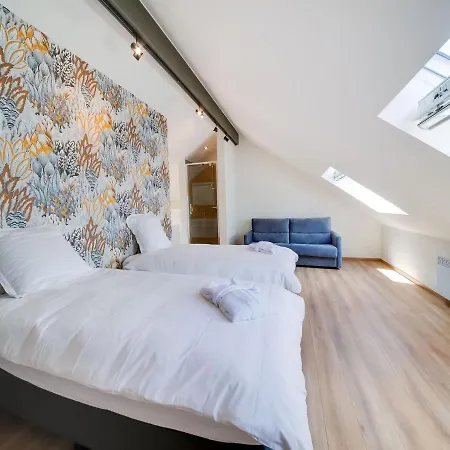 Modern In With A Jacuzzi Marchin