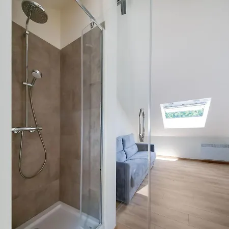Modern In With A Jacuzzi Marchin